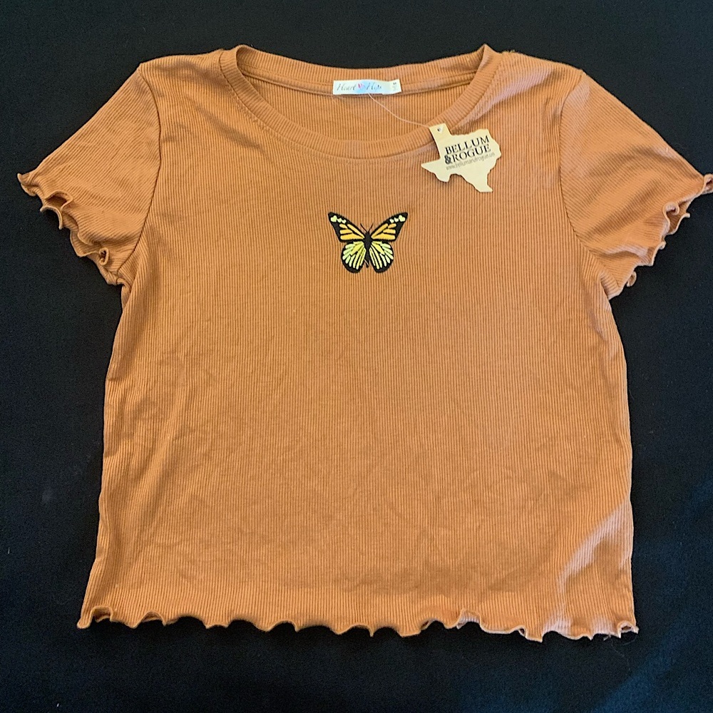 Heart Hips Short Sleeve Crop Top with Butterfly Size M and NWT
